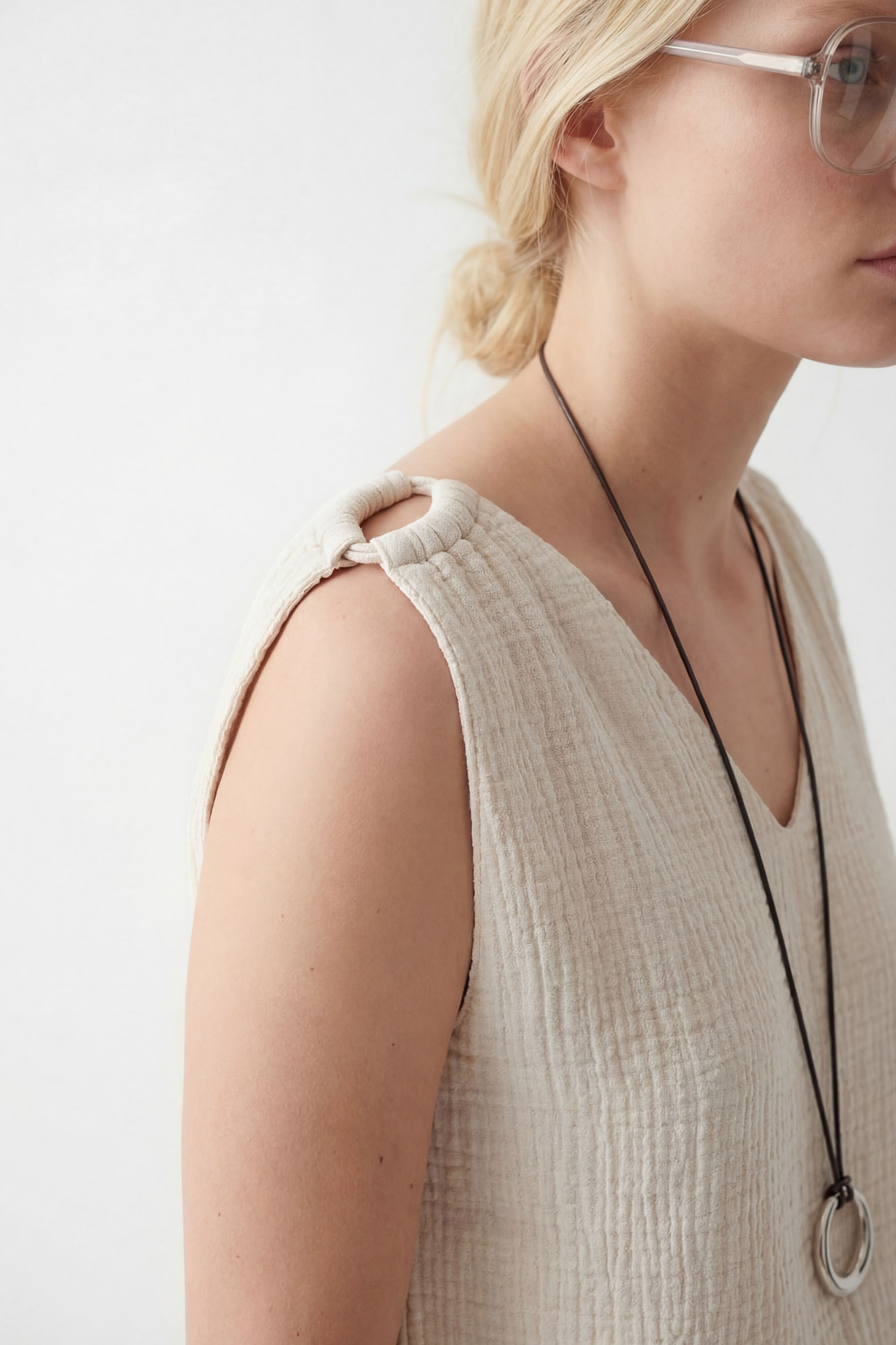 Crinkle V Yaka Kolsuz Bluz